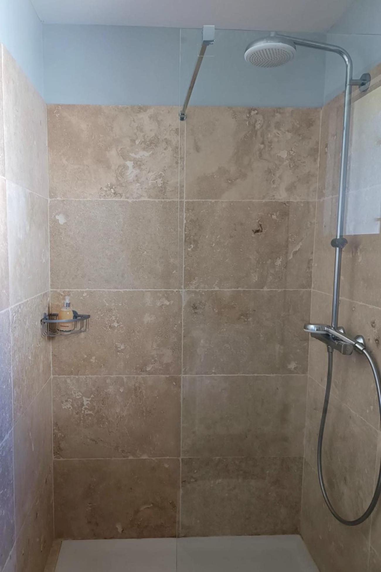 La Goutadou Panzió Cabannes Kültér fotó